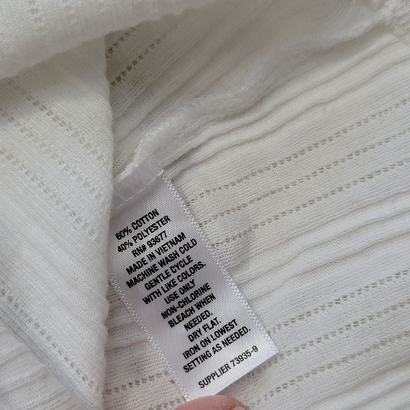 White button Sleeveless Top - Picture 5 of 5